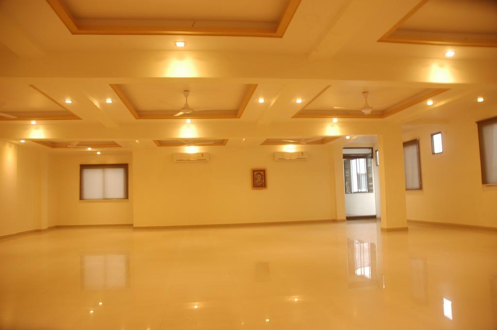 Hotel Sapphire Junagadh Exterior foto