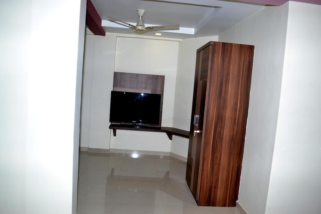 Hotel Sapphire Junagadh Exterior foto