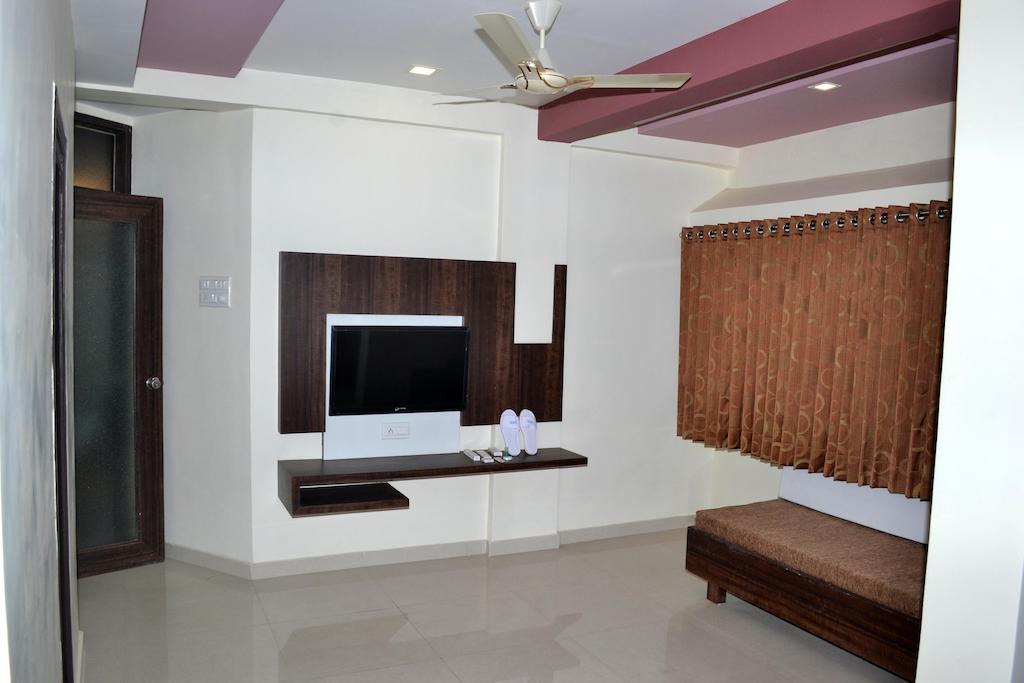 Hotel Sapphire Junagadh Exterior foto