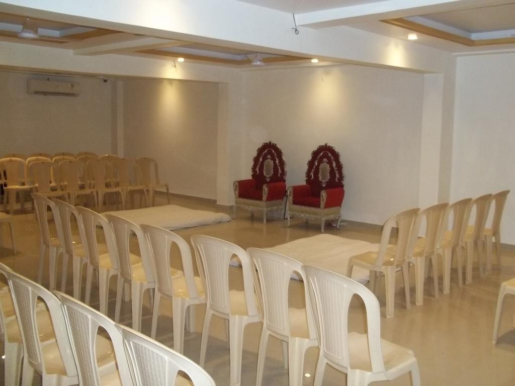 Hotel Sapphire Junagadh Exterior foto