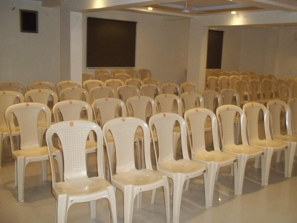 Hotel Sapphire Junagadh Exterior foto