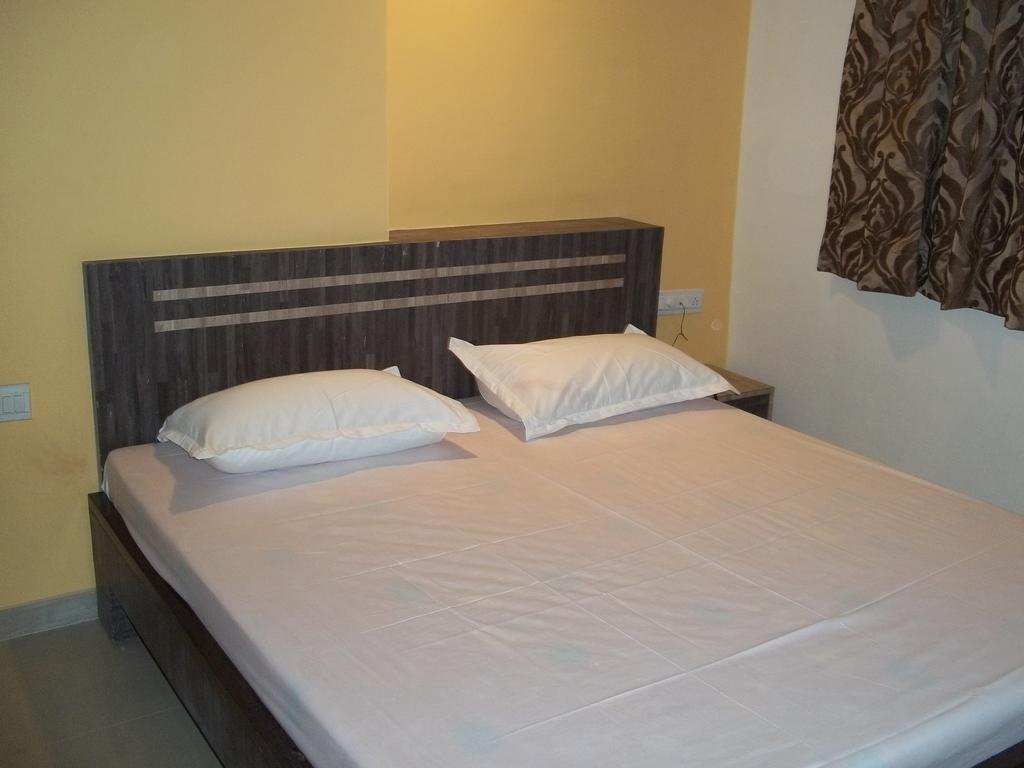 Hotel Sapphire Junagadh Exterior foto