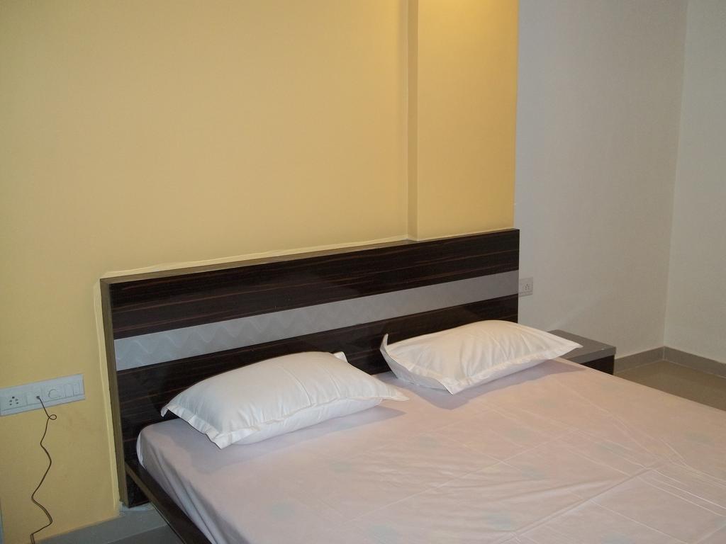 Hotel Sapphire Junagadh Exterior foto