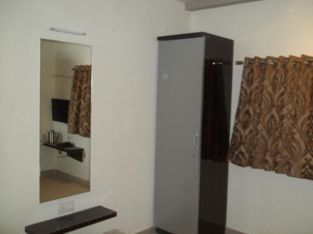 Hotel Sapphire Junagadh Exterior foto