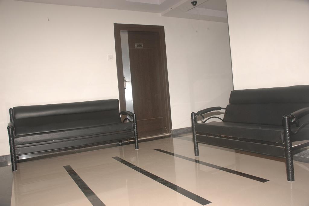 Hotel Sapphire Junagadh Exterior foto