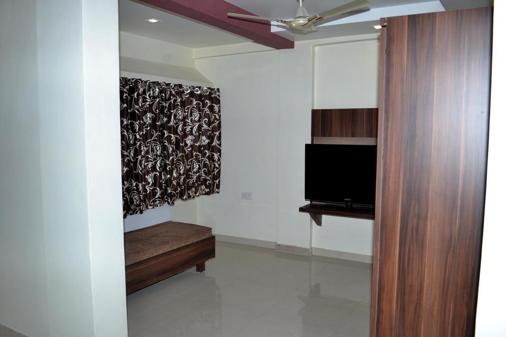 Hotel Sapphire Junagadh Exterior foto