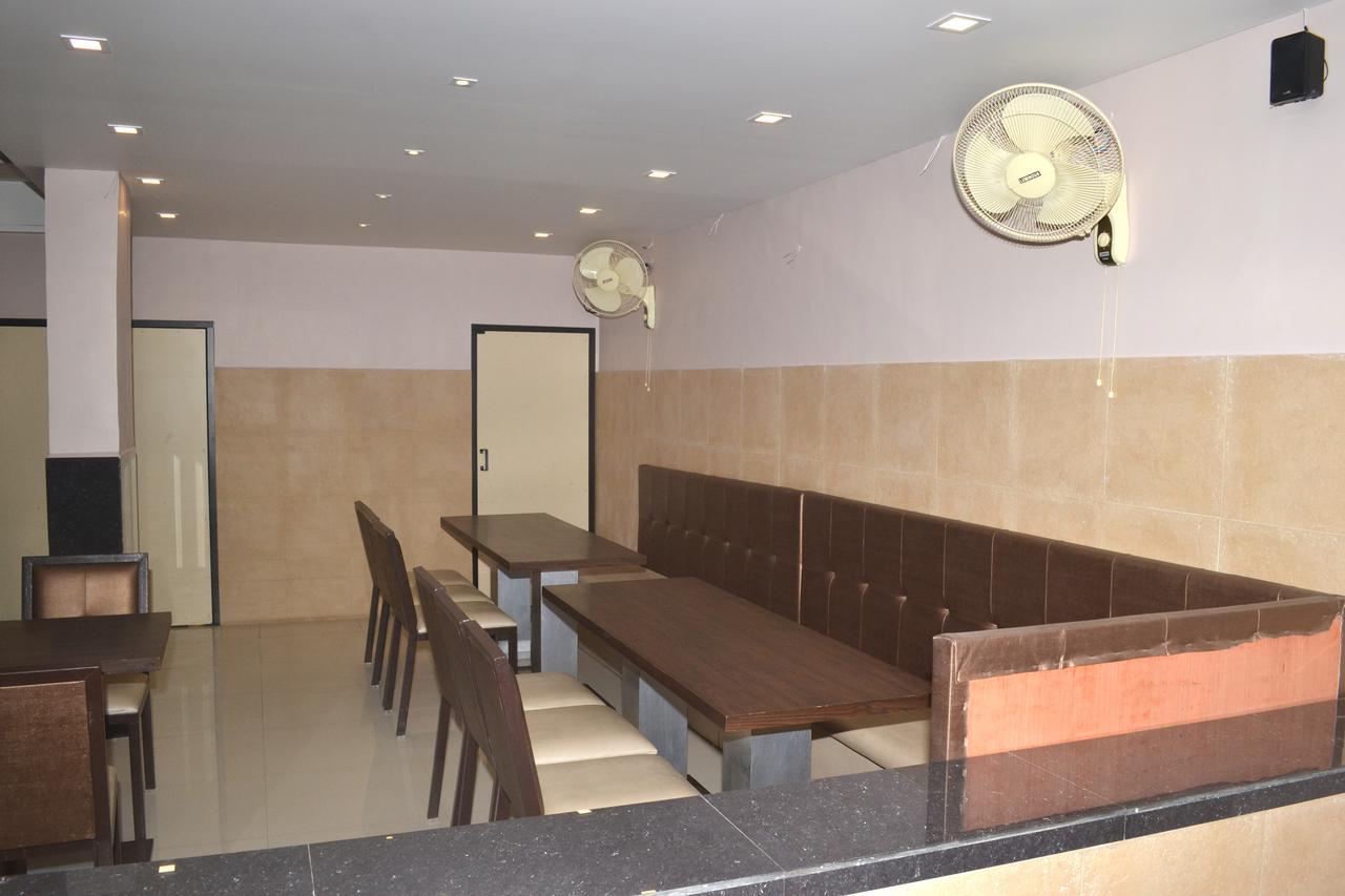 Hotel Sapphire Junagadh Exterior foto