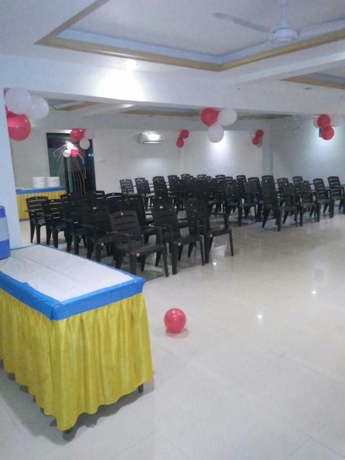Hotel Sapphire Junagadh Exterior foto